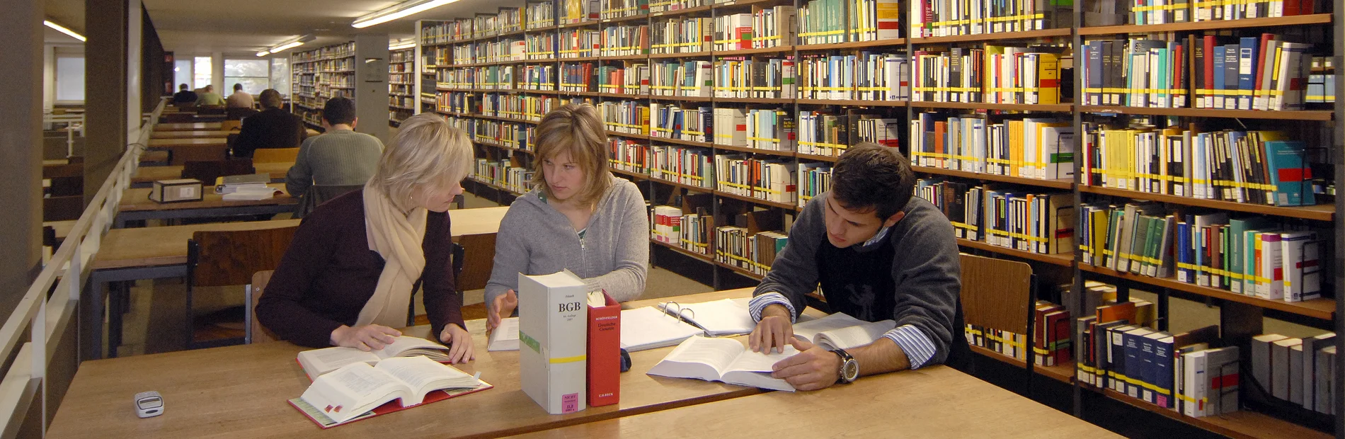 Studierende im Juridicum